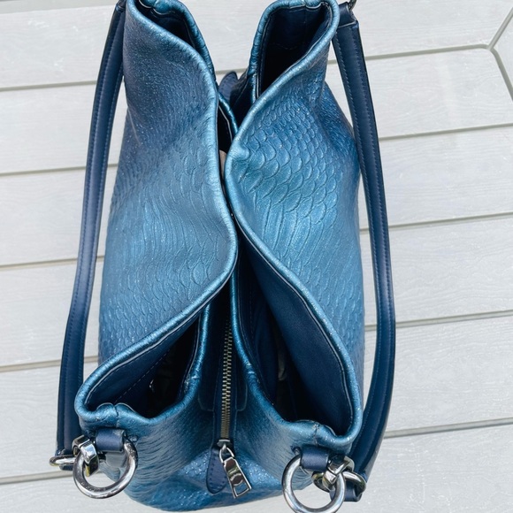 Coach Navy Blue Iridescent Python Embossed Leather Tote F36627 - Picture 9 of 16